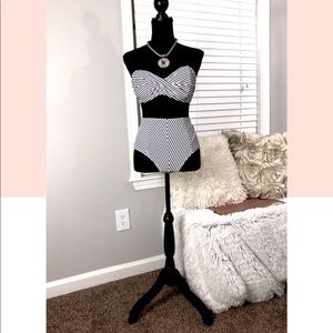 High-waisted “retro” bikini